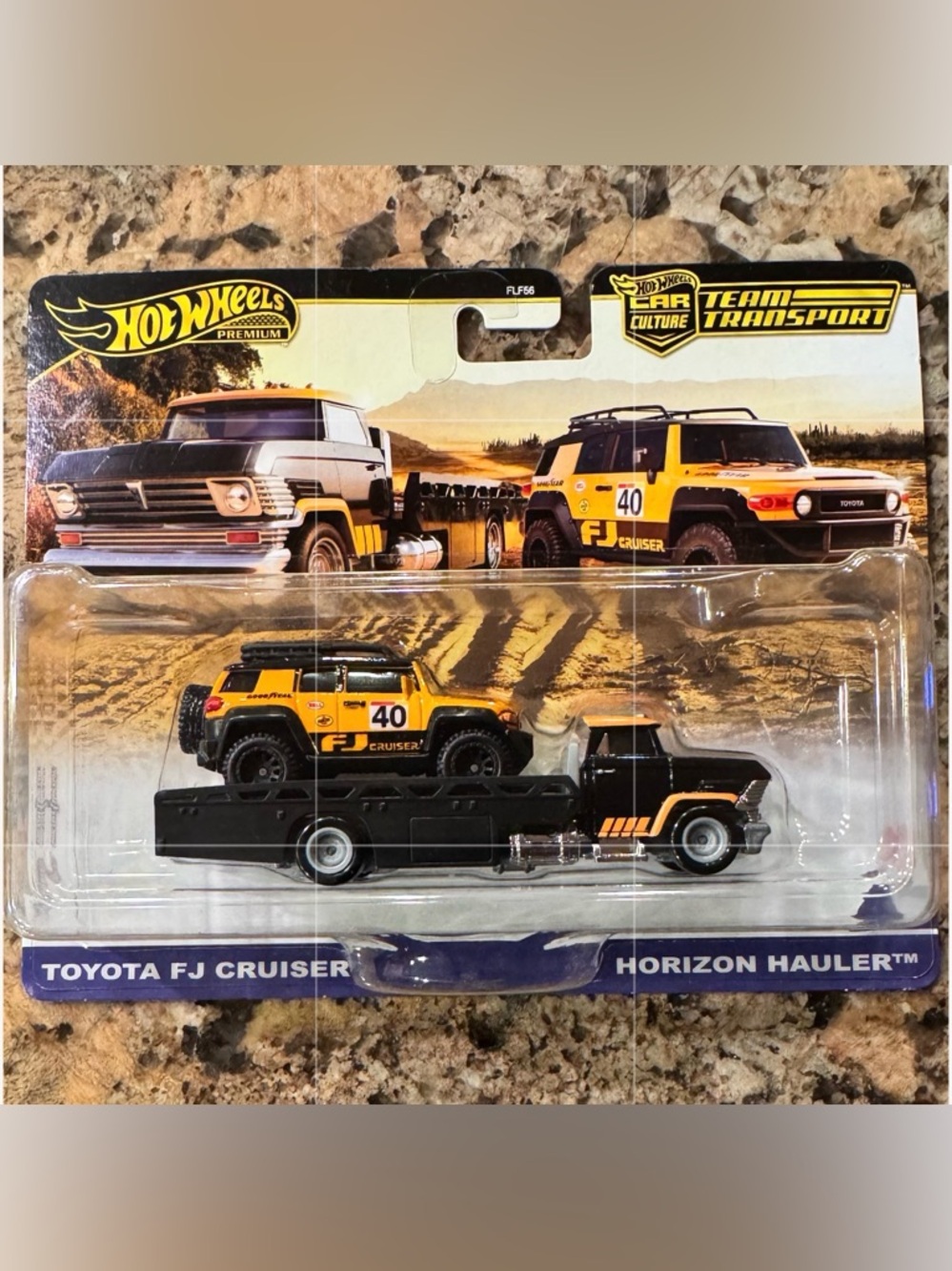 Hot Wheels Premium Car Culture Team Transport FJ Cruiser Horizon Hauler #81 Set